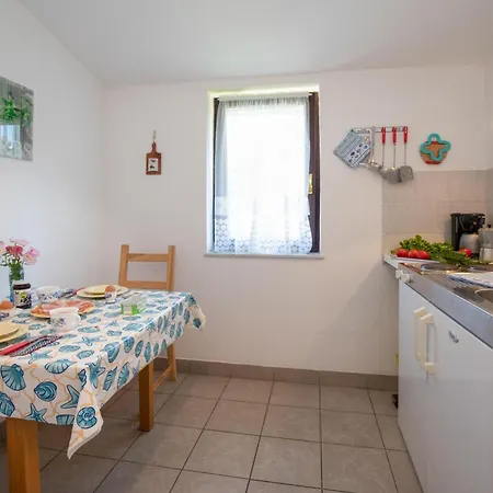 Apartment Brankica Island *