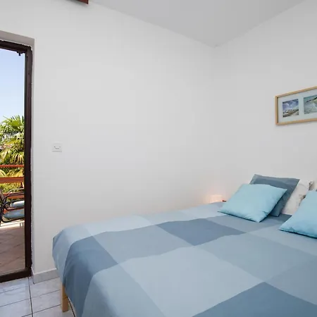 Apartment Brankica Island