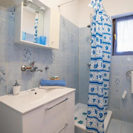 Apartment Brankica Island