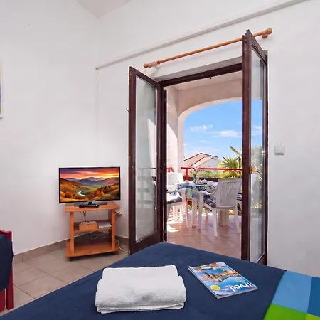 Apartment Brankica Island *