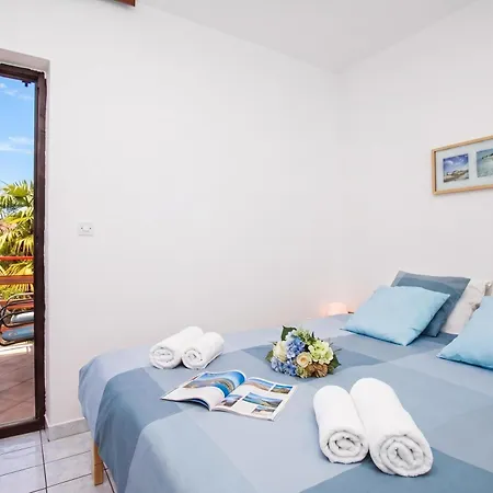 Apartment Brankica Island *