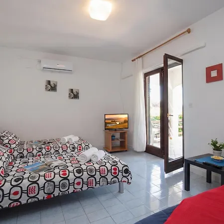 Brankica Island Apartment Vantacici
