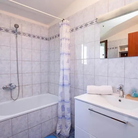 Brankica Island Apartment Vantacici